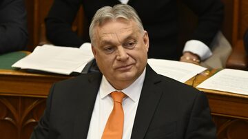 Viktor Orbán na sessão do Parlamento que aprovou a entrada da Suécia na Otan.