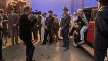 
Tim Burton filma Michael Keaton nos sets de "Dumbo" (2019)
. Foto: Estadão