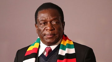 O presidente do Zimbábue, Emmerson Mnangagwa, participa da cúpula dos Brics em Joannesburgo, na África do Sul. Mandatário foi reeleito nesta quinta-feira, 2, para um segundo mandato. Foto: Mike Hutchings/Pool Photo