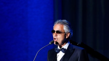 Aos 60 anos, o tenor italiano Andrea Bocelli se apresenta em São Paulo. Foto: Eduardo Munoz/Reuters
