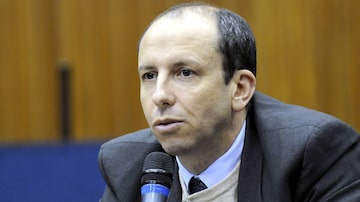 o coordenador-executivo do Fórum Brasileiro de Mudança do Clima, Oswaldo dos Santos Lucon, pediu demissão. Foto: DIVULGAÇÃO/ALESP