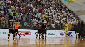 Falcão comandou sua equipe à final da Liga Futsal, onde enfrentará o Corinthians. Foto: Divulgação