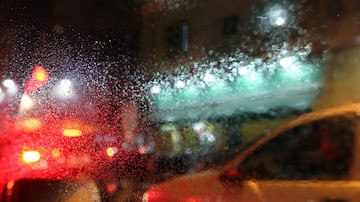 Chove em todos os bairros da cidade de São Paulo e nos municípios a oeste da Grande São Paulo. Foto: Nilton Fukuda/Estadão