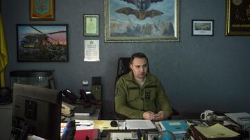O chefe da inteligência da Ucrânia, Kirilo budanov, em seu escritório em Kiev: 'situação crítica' com ofensiva russa no nordeste ucraniana 