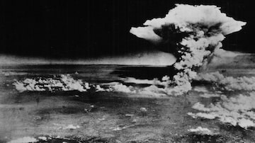 Primeiro teste atômico da então União Soviética foi feito em 29 de agosto de 1949, em uma área do Casaquistão, encerrando o monopólio dos EUA e dando início à Guerra Fria. Foto: AP