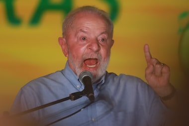Lula demitiu presidente da Petrobras após pressão de ministros de seu governo
