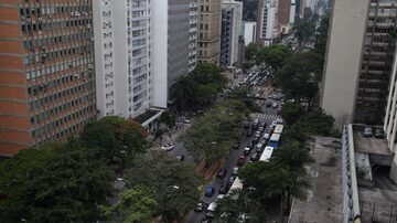 Faria Lima parada. Três em 4 veículos nas rotas são carros. Foto: Amanda Perobelli/Estadão