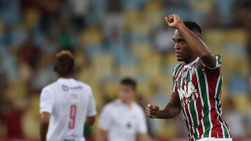 Digão comemora gol na vitória do Fluminense sobre o Cuenca. Foto: Marcelo Sayão/EFE
