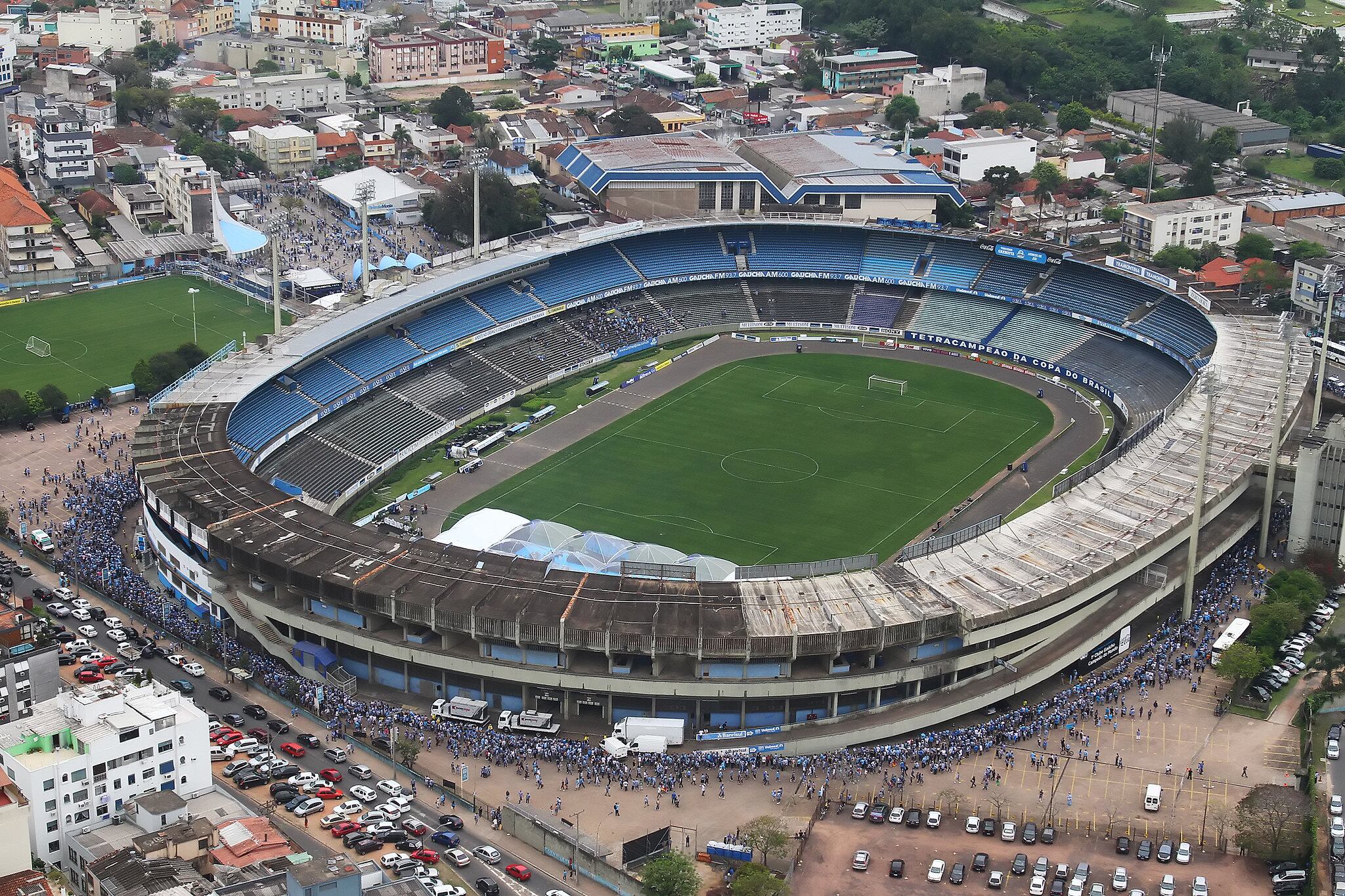 Estádio Olímpico, antiga casa do Grêmio, pode receber estrutura provisória para desabrigados.