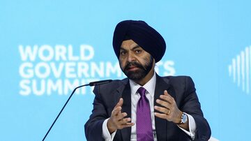 Ajay Banga discursou durante a Cúpula Mundial de Governos (WGS), um fórum de líderes políticos e econômicos globais que começou em Dubai na segunda-feira, 12