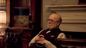 No cinema, Gary Oldman interpreta Winston Churchill. Foto: Universal Pictures
