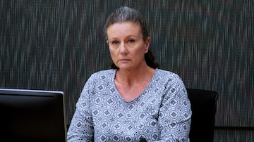 FILE - Kathleen Folbigg appears via video link during a convictions inquiry at the NSW Coroners Court, Sydney, Wednesday, May 1, 2019. New South Wales Attorney-General Michael Daley pardoned Folbigg on Monday, June 5, 2023, after spending 20 years in prison for killing her four children after being advised there was reasonable doubt about Folbigg's guilt based on new scientific evidence that the deaths could have been from natural causes.(Joel Carrett/AAP Image via AP, File). Foto: Joel Carrett/AAP Image via AP, File