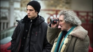 
Louis Garrel, com o pai, Philippe, nos sets: novo filme une a dupla numa trama sobre marionetes
. Foto: Estadão