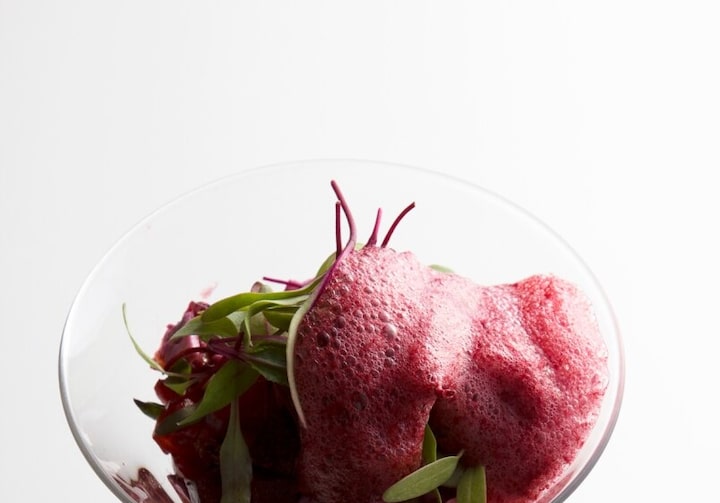 Salada vermelha com beterraba, do restaurante Dui, da chef Bel Coelho