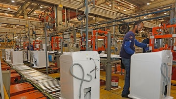 Companhia fará aporte de R$ 240 milhões em sua fábrica de máquinas de lavar roupas, em Rio Claro (SP). Foto: Celio Messias/Estadão