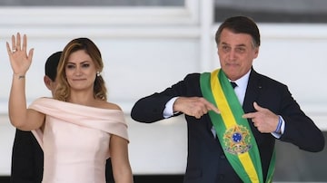 'Expresso': Bolsonaro em Dallas, quebra de sigilo de Flávio e julgamento de Temer no STJ