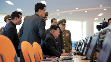 Kim Jong-un em complexo tecnológico de Pyongyang: corrida para transformar país em potência cibernética. Foto: Kim Jong-un em complexo tecnológico de Pyongyang: corrida para transformar país em potência cibernética North Korea's Korean Central News Agency (KCNA) REUTERS/KCNA 