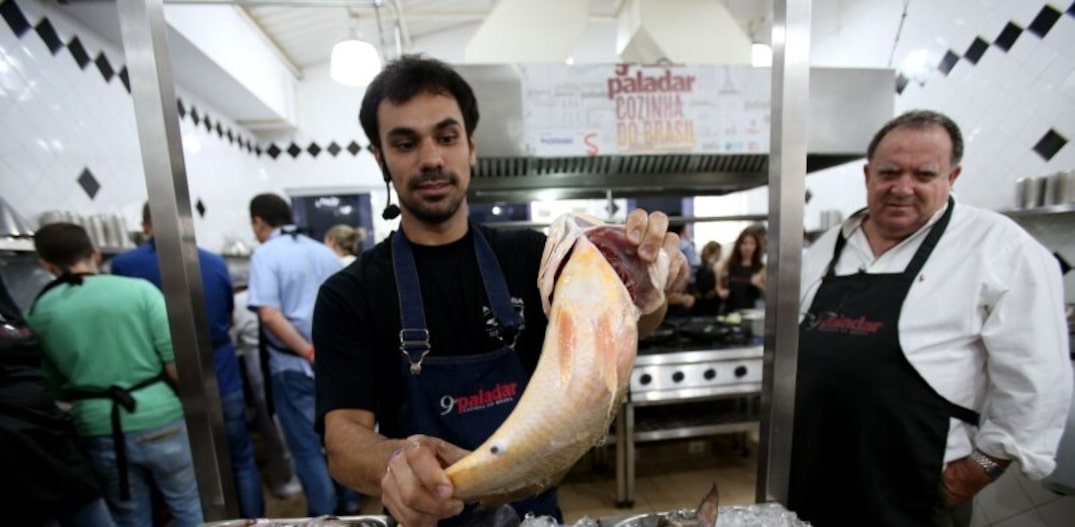 O chef Cauê Tessuto vai estrear serviço de assinatura de peixes frescos. Foto: Tiago Queiroz|Estadão