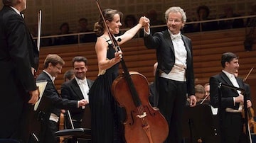 
Sol Gabetta e Franz Welser-Möst após apresentação com Filarmônica de Viena (foto divulgada pelas mídias sociais do Festival de Música de Lucerna)
