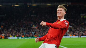 Manchester (United Kingdom), 13/10/2022.- Manchester United's Scott McTominay celebrates after scoring the 1-0 goal in the UEFA Europa League group stage soccer match between Manchester United and Omonia Nicosia at Old Trafford in Manchester, Britain, 13 October 2022. (Reino Unido) EFE/EPA/PETER POWELL .
. Foto: Peter Powell/ EFE