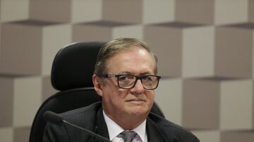 Ricardo Vélez Rodríguez, que se reuniu ontem com o presidente Jair Bolsonaro, não quis comentar as exonerações. Foto: ERNESTO RODRIGUES / ESTADÃO - 24/1/2019