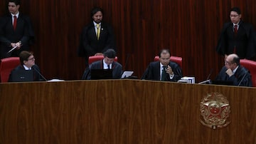 Complacência do TSE com a maior fraude eleitoral da História o deixa muito mal. Foto: Dida Sampaio/Estadão
