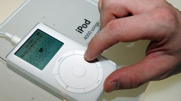 Apple lançou o iPod em 2001 e, desde o iPhone em 2007, o tocador portátil de músicas perdeu espaço dentro da companhia. Foto: Chip East/Reuters - 17/7/2022