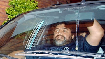 Maradona, em dezembro de 2004, quando interrompeu o período de tratamento em Cuba para passar o Natal com a família em Buenos Aires. Foto: Enrique Garcia Medina/ Reuters