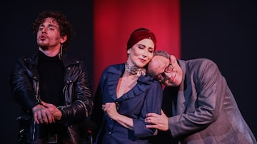 Beth Goulart, Eucir de Souza e Lucas Lentini em cena da peça de Mauro Rasi, com direção de Ulysses Cruz. Foto: Felipe Iruatã / Estadão