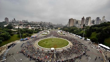 A Meia Maratona Internacional de São Paulo, em 2018, em frente ao Estádio do Pacaembu. Foto: Sérgio Shibuya/MBraga Comunicação/Divulgação