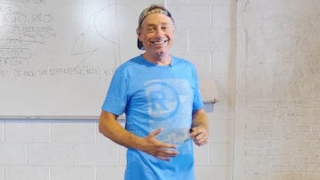 O fundador do CrossFit, Greg Glassman. Seu rosto viralizou nas redes após o post no Twitter. Foto: Reprodução de Tela/Youtube