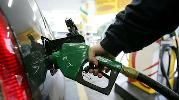 Defasagem do preço da gasolina em relação ao mercado internacional é de 16%. Foto: Tiago Queiroz/Estadão