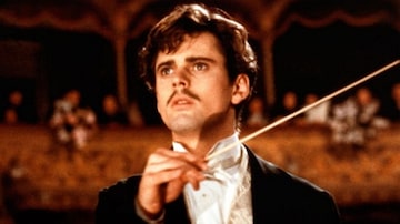 Thomas Howell como o maestro no filme 'Il Giovane Toscanini'
