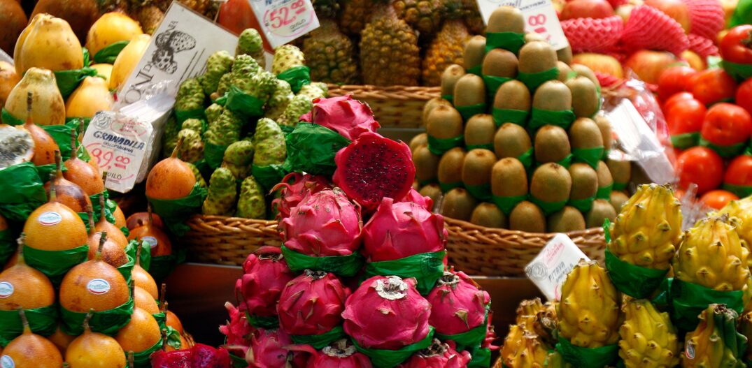 Frutas em banca de mercado. Foto: JF Diorio/Estadão