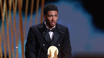 Soccer Football - 2023 Ballon d'Or - Chatelet Theatre, Paris, France - October 30, 2023 Real Madrid's Jude Bellingham after being awarded the Kopa trophy during the awards REUTERS/. Foto: Stephanie Lecocq / Reuters 