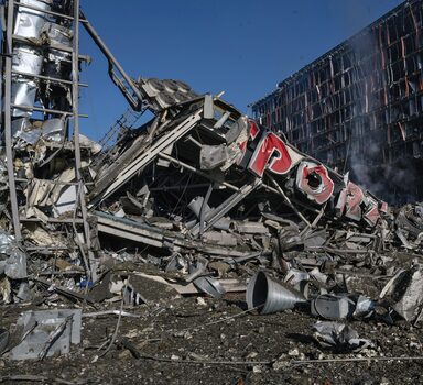 Shopping é bombardeado em Kiev deixando ao menos 8 mortos