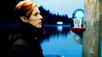 David Bowie como o alienígena em 'O Homem Que Caiu na Terra'. Foto: Nicholas Roeg