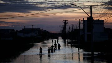 Boa parte do Rio Grande do Sul segue com inundações, o que prejudicaria deslocamento dos candidatos. Foto: Anselmo Cunha/ANSELMO CUNHA