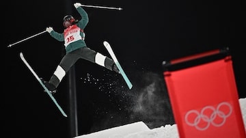 Sabrina Cass é a representante do Brasil no esqui. Foto: Marco BERTORELLO / AFP