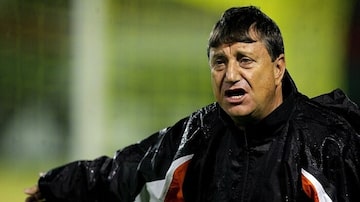 Lori Sandri passou por diversos clubes brasileiros em 38 anos como treinador. Foto: Wilton Junior/Estadão