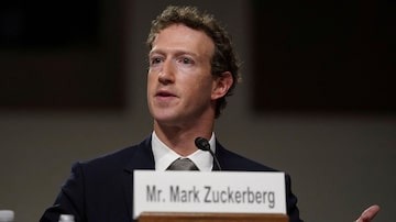 Em meados de 2022, durante a pandemia e a perda de usuários nas redes sociais da empresa, Mark Zuckerberg perdeu cerca de US$ 71 bilhões

