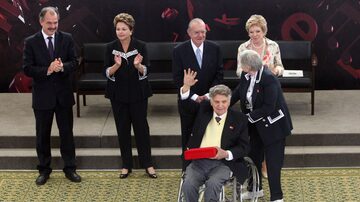 Em 2012, Orlando Orfei foi condecorado pela presidente Dilmacom a medalha da Ordem do Mérito Cultural. Foto: André Dusek/Estadão