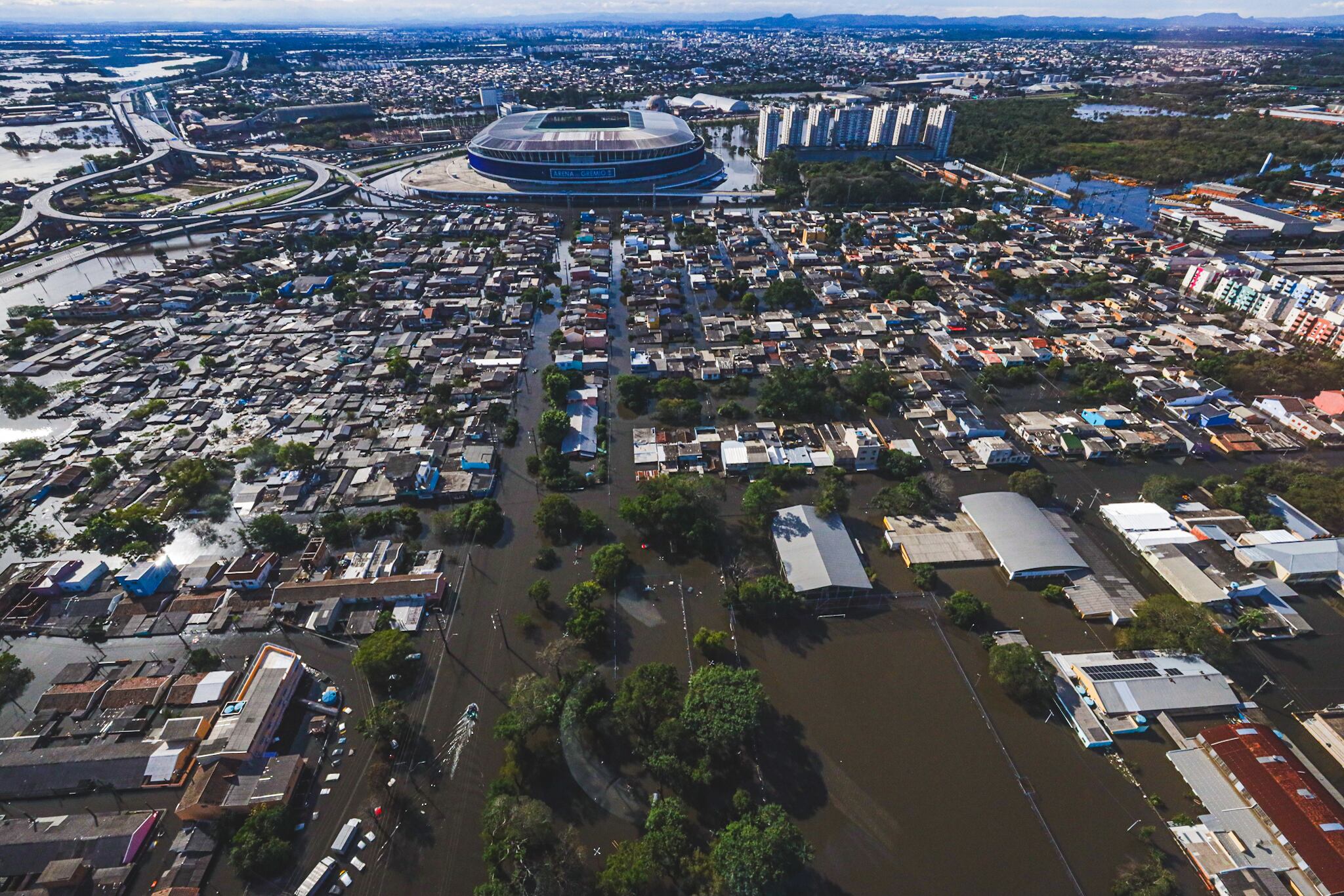 Porto Alegre sofreu com efeitos de enchentes
