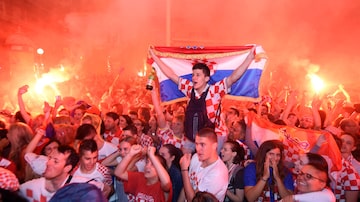 Em Zagreb, croatas comemoram vitória sobre Inglaterra. Foto: Denis Lovrovic/AFP