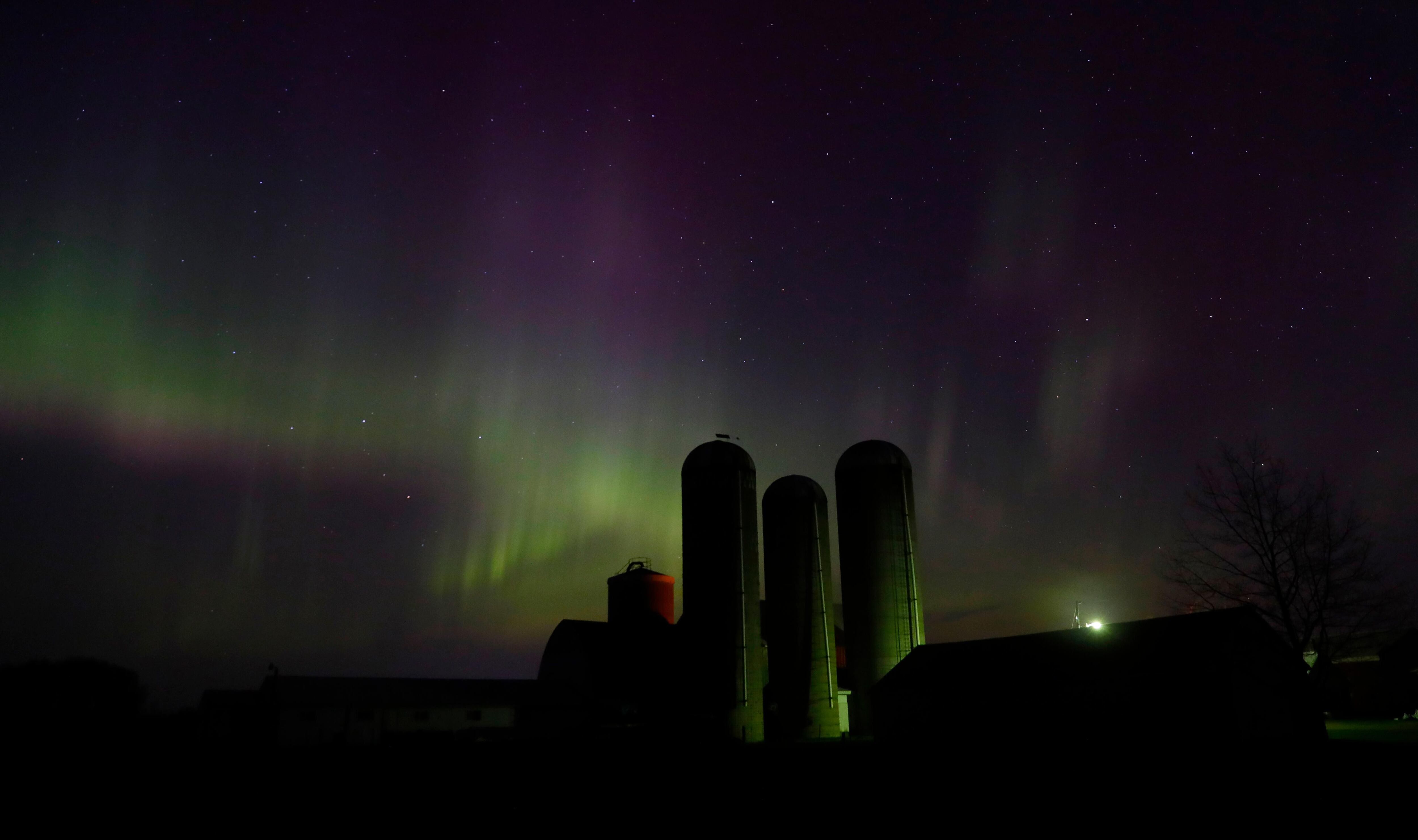 Auroras boreais devem ser vistas fora da zona auroral nos próximos dias -  Bem Paraná