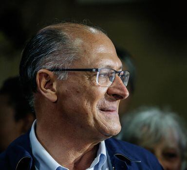 O ex-governador Geraldo Alckmin ainda está filiado ao PSDB e negocia uma saída do partido.