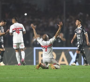 Mosquito marca no fim e Corinthians arranca empate com Cruzeiro