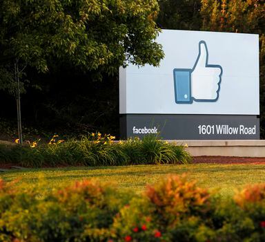 A receita total do Facebook chegou a US$ 26,17 bilhões, puxada pelo faturamento em anúncios