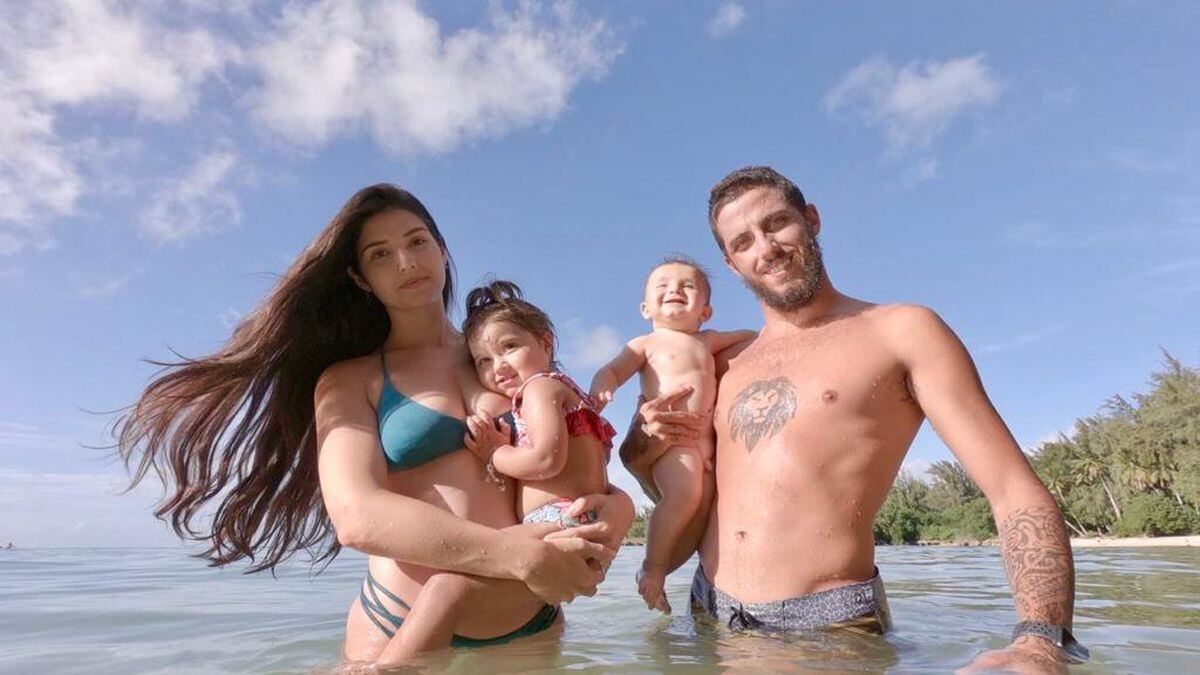 Com a família, Filipe Toledo já curte ondas de Pipeline no Havaí - Estadão