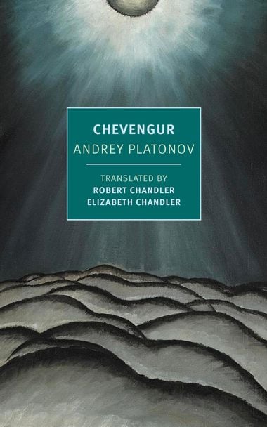 Capa de 'Tchevengur' (de título original “Chevengur”), de Andrei Platônov, com tradução para o inglês de Robert Chandler e Elizabeth Chandler.